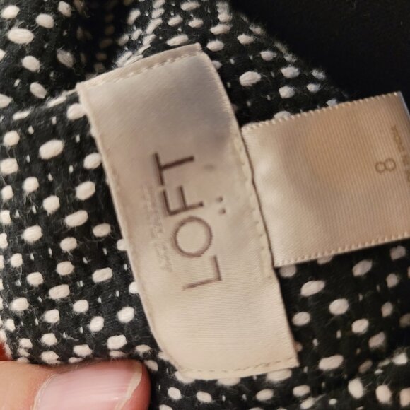 Cute Mini Skirt with a Bow - Picture 2 of 2